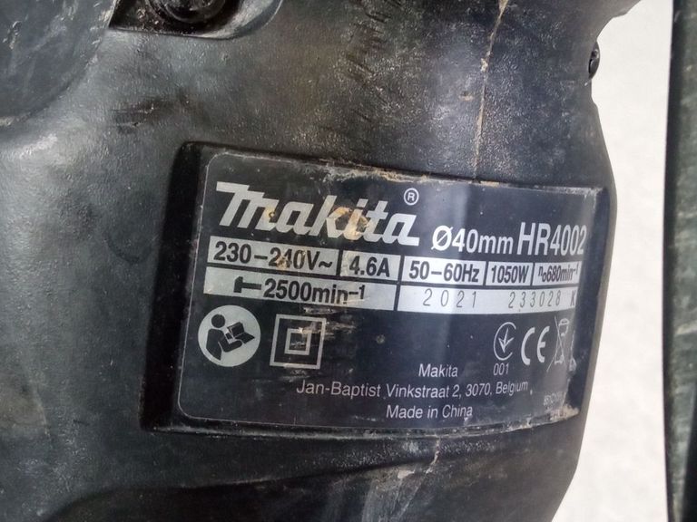 Makita HR4002