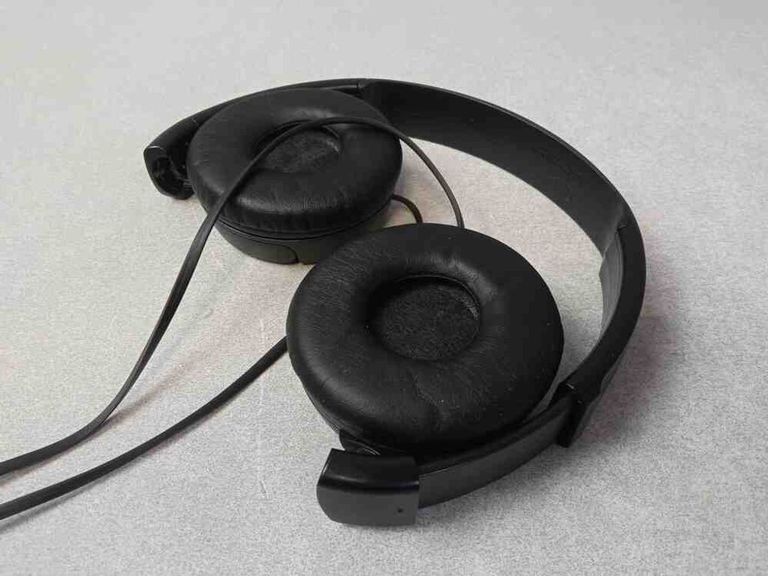 Дешево Sony MDR-ZX310APW з ломбарду