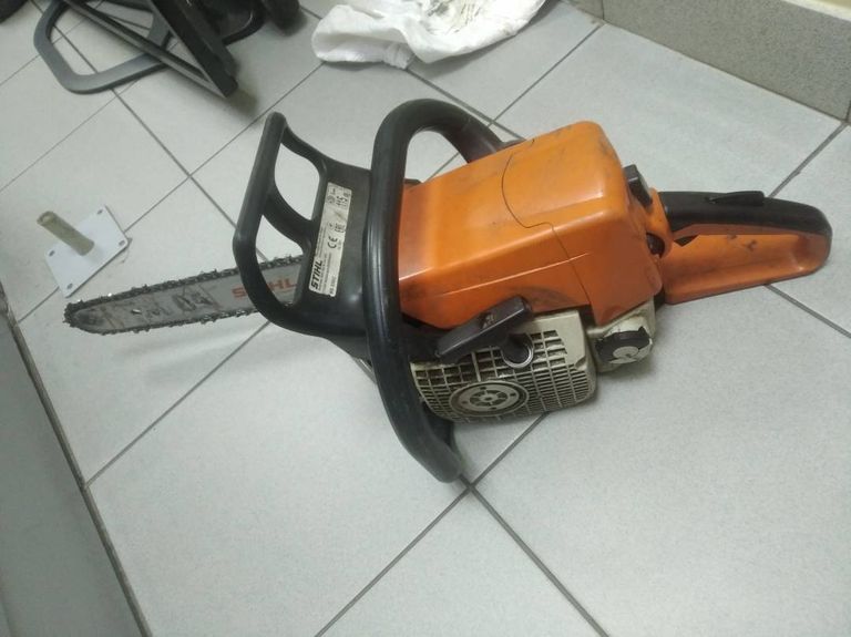 Stihl MS 230 C-BE 40cm (11232000856)