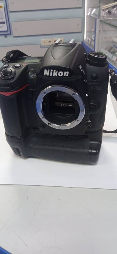 Nikon D7000 body