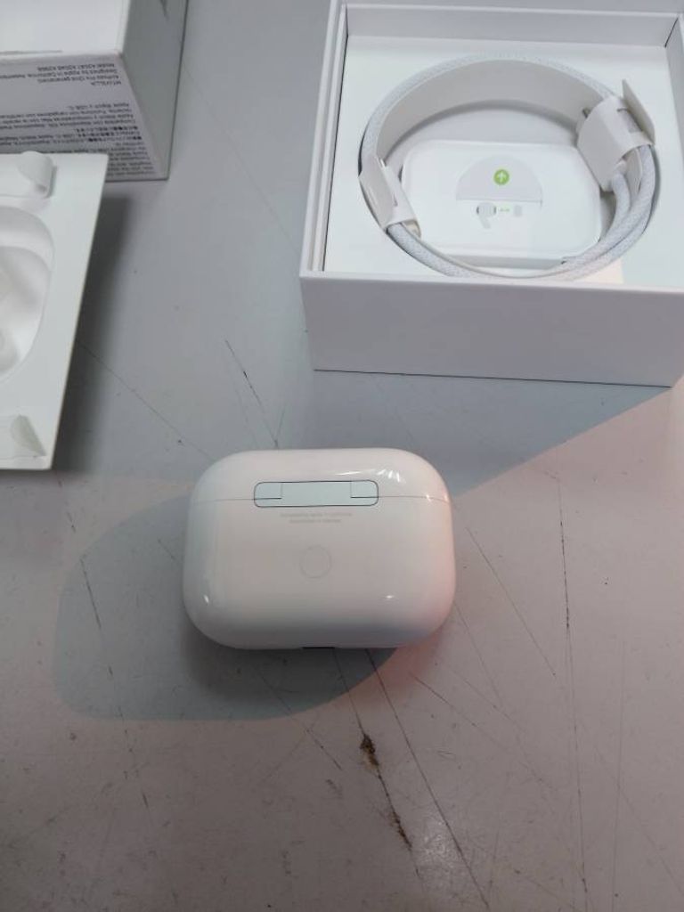 Apple airpods pro 2nd generation with magsafe charging case usb-c