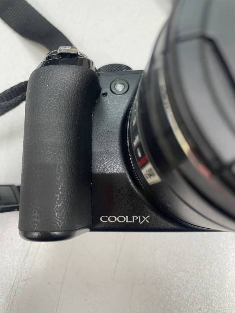 Nikon coolpix p90 zoom 24x ed vr 12.1mp f/2.8-5.0