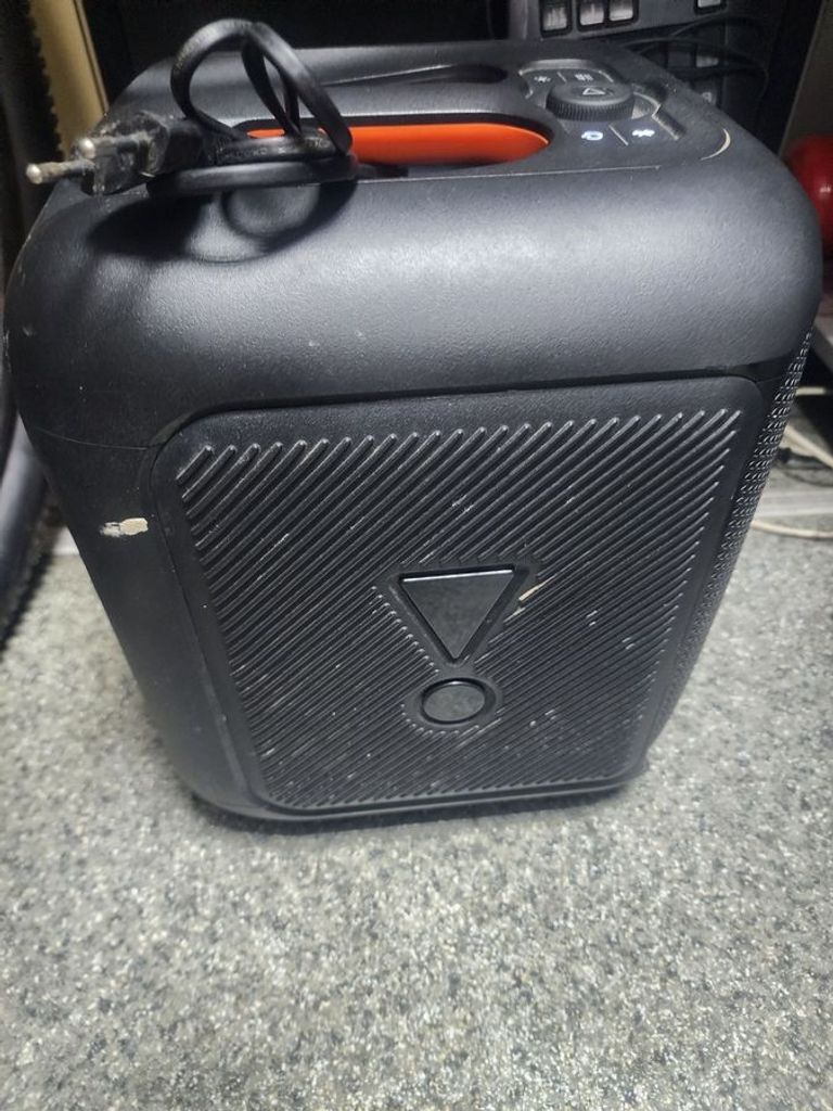 Объявление Jbl partybox encore essential Б/У