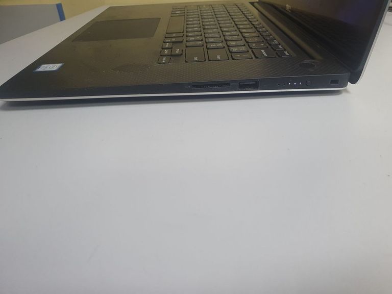 Dell 15/core i9-8950hk ddr4/16gb ddr4/hdd *відсутній/ssd 512 gb/quadro p2000 max-q 4gb Код:01-200637275. Зображення 5