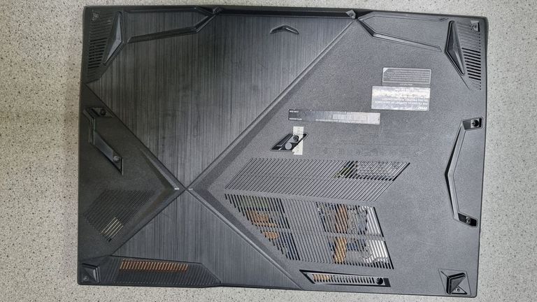 Дешево Msi 15/core i5-11400h ddr4/16gb ddr4/ssd 512 gb/geforce rtx3050 4gb з ломбарду