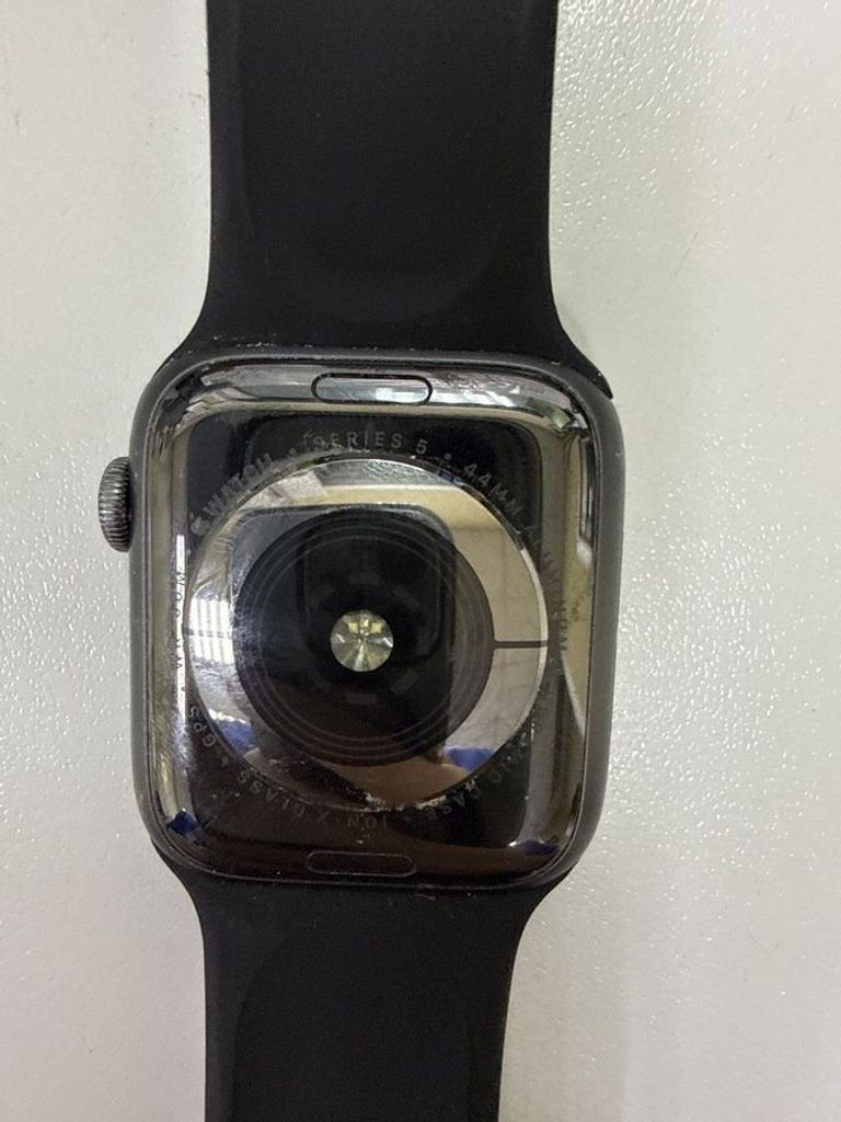 Оголошення Apple watch series 5 gps 44mm aluminium case a2093 Б/У