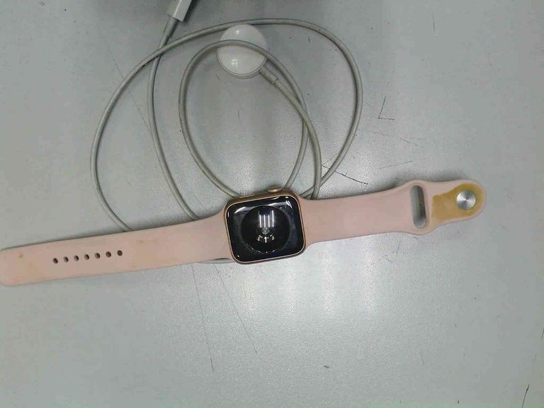 Оголошення Apple watch se gps 44mm aluminum case a2352 Б/У