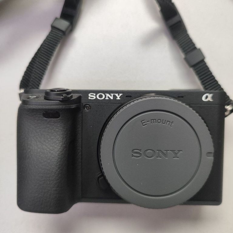Объявление Sony alpha a6400 + sel18135 18-135mm f/3,5-5,6 oss Б/У
