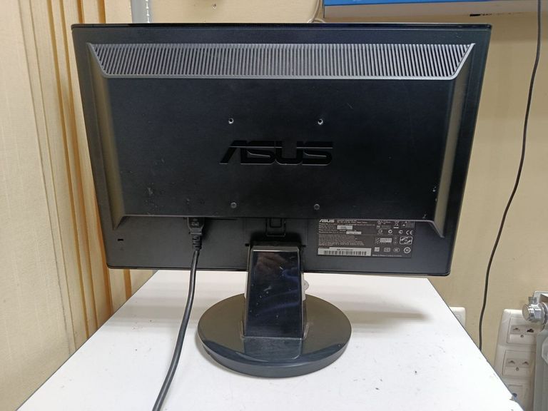 Дешиво Asus vh208d с ломбарда