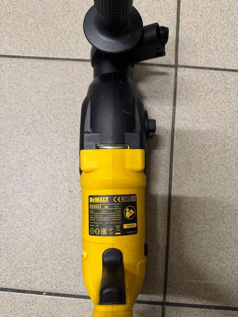 Дешево Dewalt D25033K з ломбарду