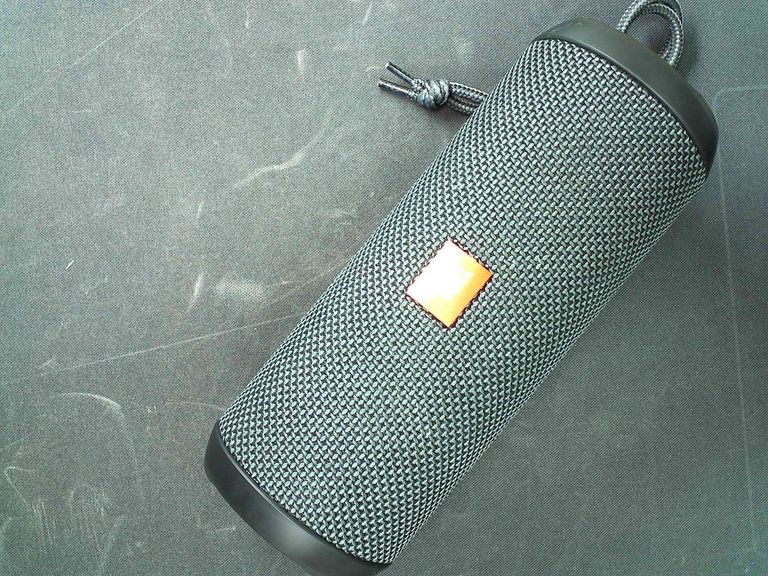 Дешево Jbl flip essential з ломбарду