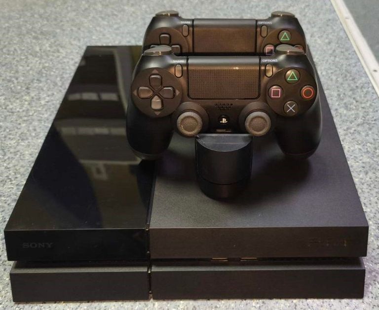 Купити Sony playstation 4 500gb Б/У