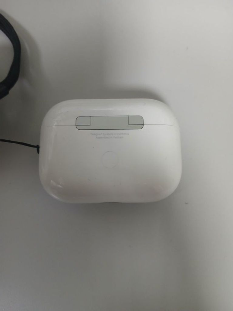 Дешево Apple airpods pro 2nd generation with magsafe charging case usb-c з ломбарду