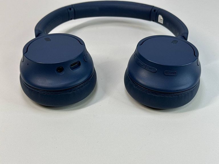 Дешево Sony WH-CH720N Black з ломбарду