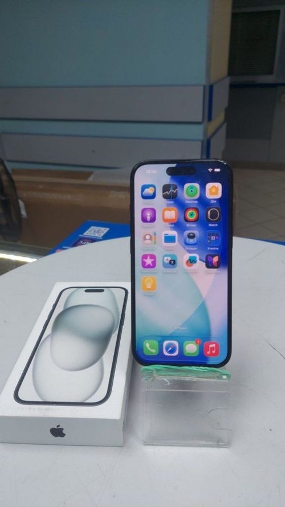 Купити Apple iPhone 15 128GB Green Б/У