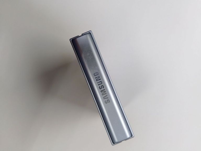 Объявление Samsung galaxy flip6 12/256gb Б/У