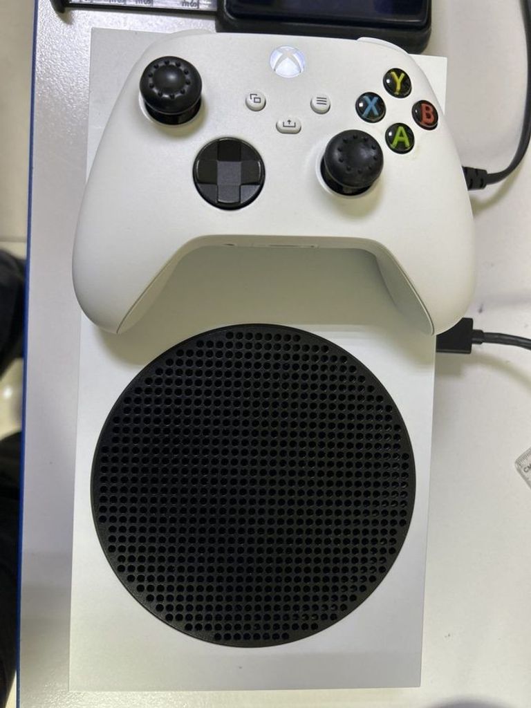 Купити Microsoft xbox series s 512gb Б/У