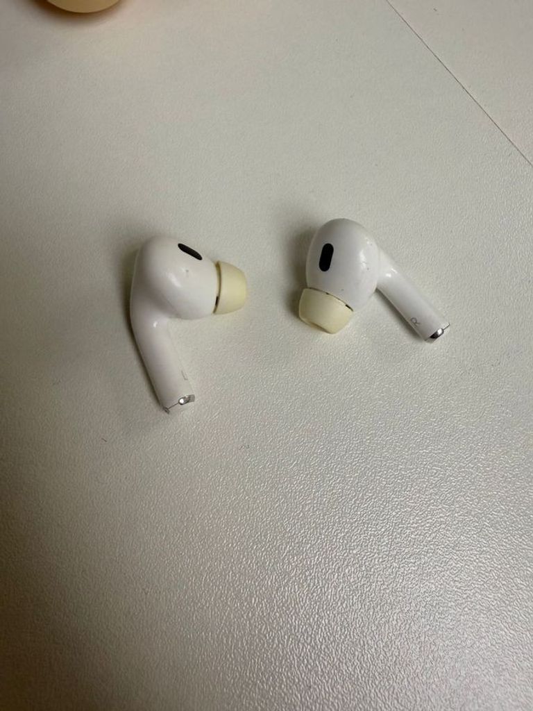 Apple airpods pro 2nd generation with magsafe charging case usb-c Код:01-200902216. Зображення 5