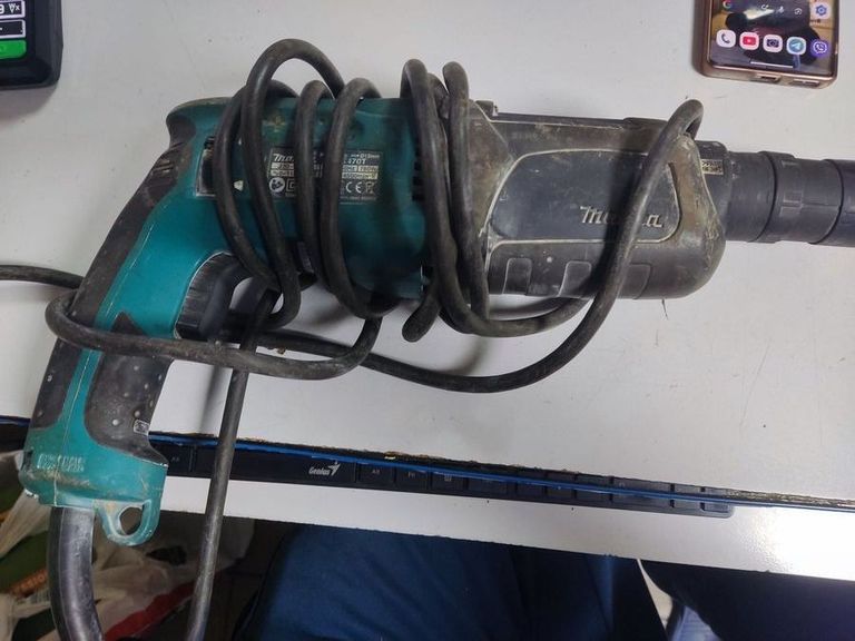 Дешево Makita HR2470T з ломбарду