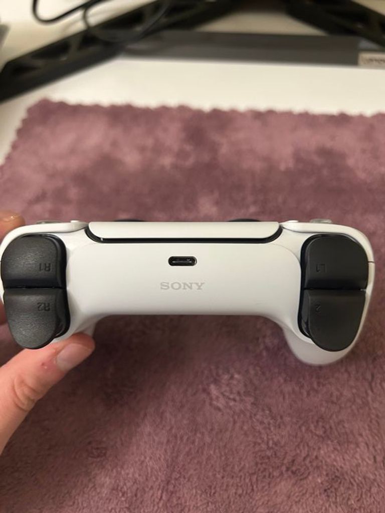 Дешево Sony DualSense White (9399902) з ломбарду