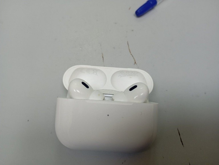 Дешиво Apple airpods pro 2nd generation with magsafe charging case usb-c с ломбарда