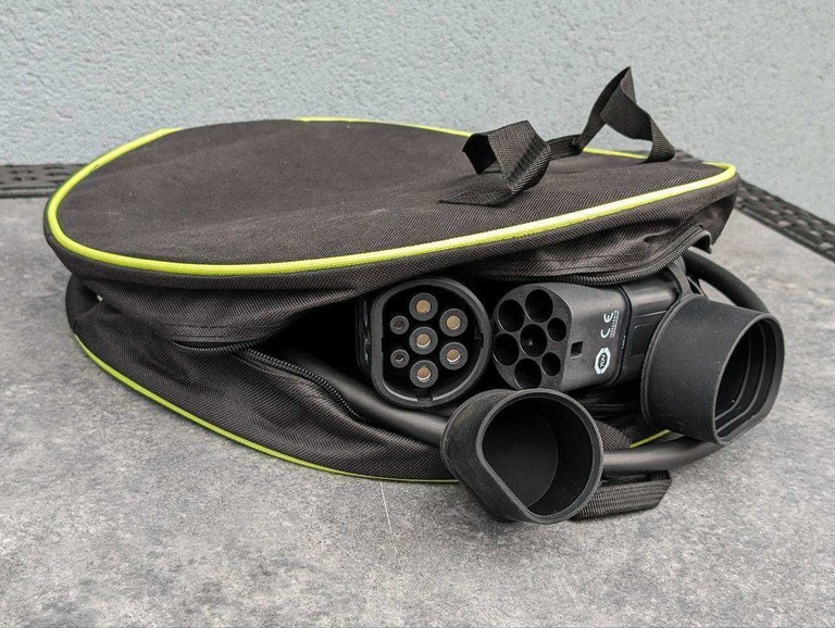 Купити MEAC-S-016A-V1P1 — Type 2 3.6 kW 16 A 5M кабель для заряджання EV PHEV TUV. Б/У