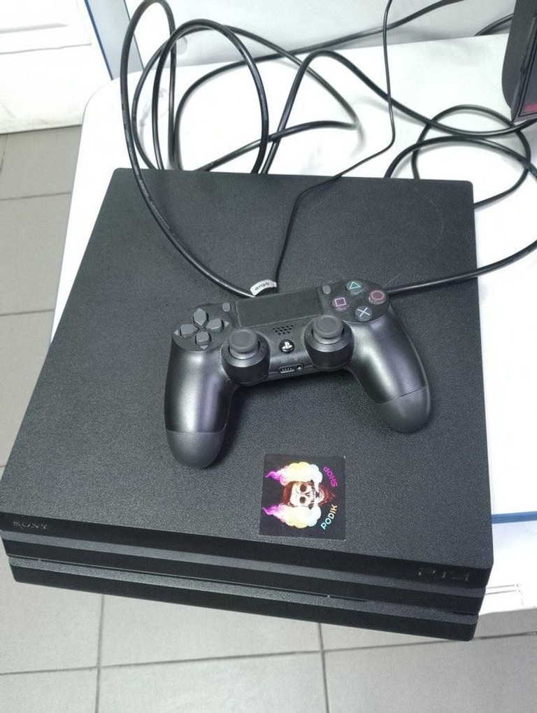 Купити Sony playstation 4 pro 1tb Б/У