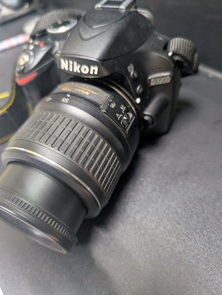 Дешево Nikon d3200 + af-s nikkor 18-55mm 1:3.5-5.6g ii ed dx з ломбарду
