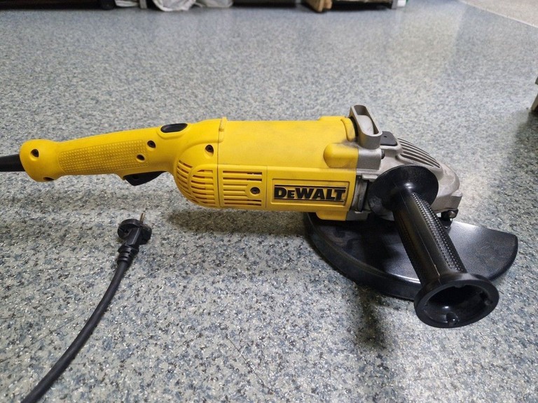 Оголошення Dewalt DWE494 Б/У