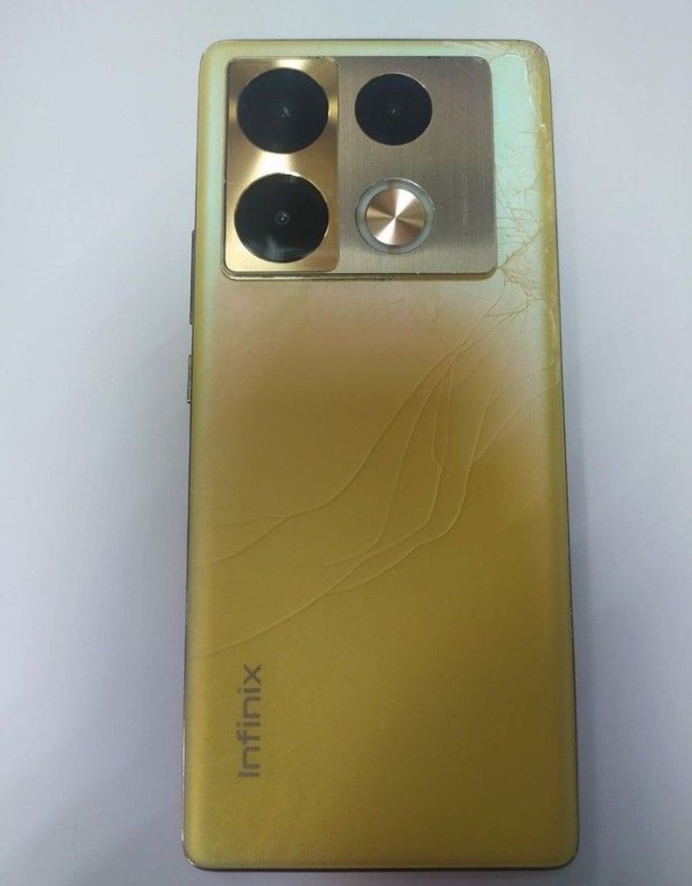 Дешиво Infinix note 40 pro 12/256 с ломбарда