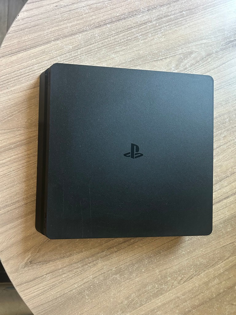 Купити PlayStation 4 slim Б/У