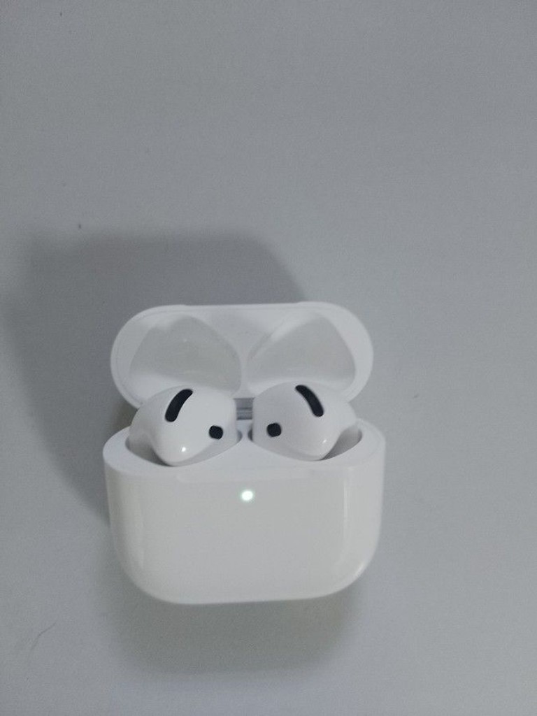 Дешево Apple airpods 4 з ломбарду