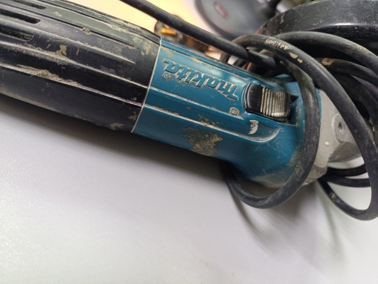Дешево Makita GA5030 з ломбарду