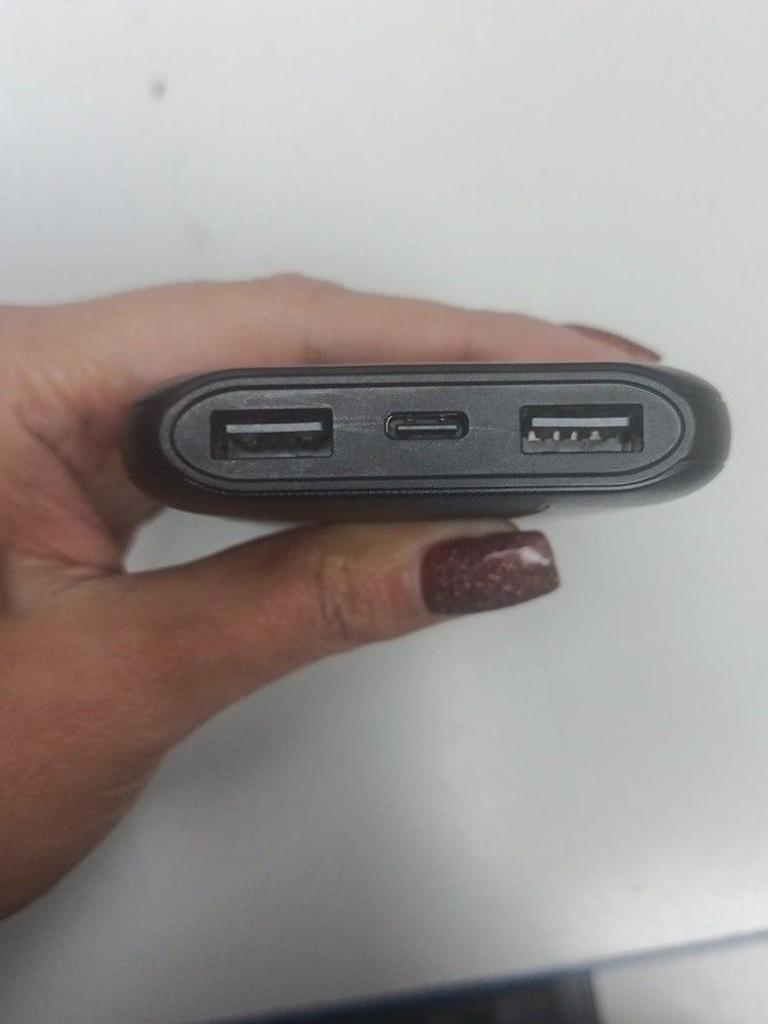 Дешево Rivacase VA2031 10000mAh Black з ломбарду