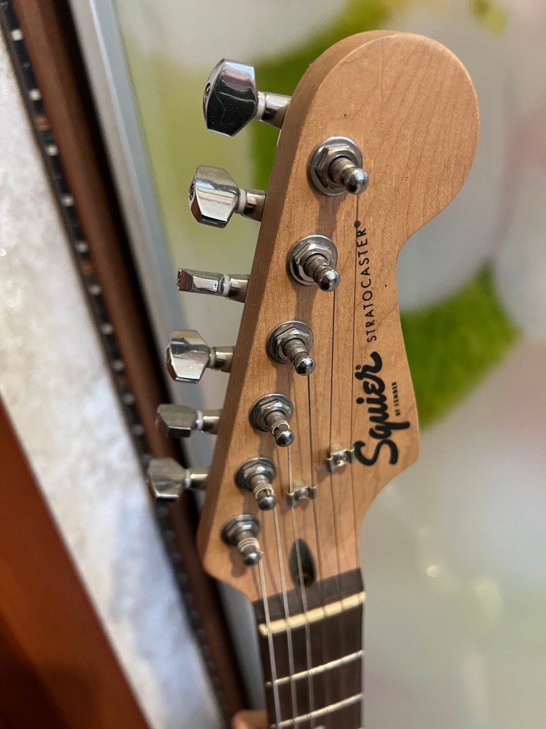 Объявление Squier by Fender Stratocaster  Б/У