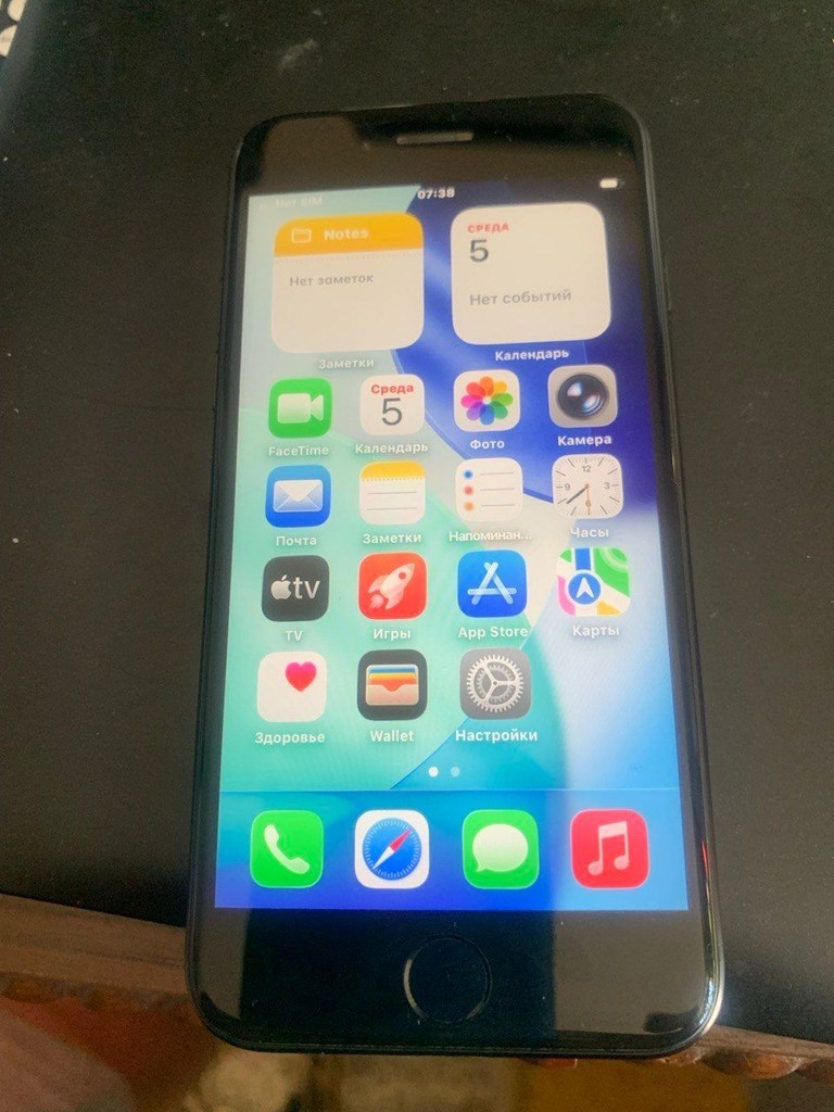 Купити Apple iPhone SE 2020 64GB Black (MX9R2/MX9N2) Б/У