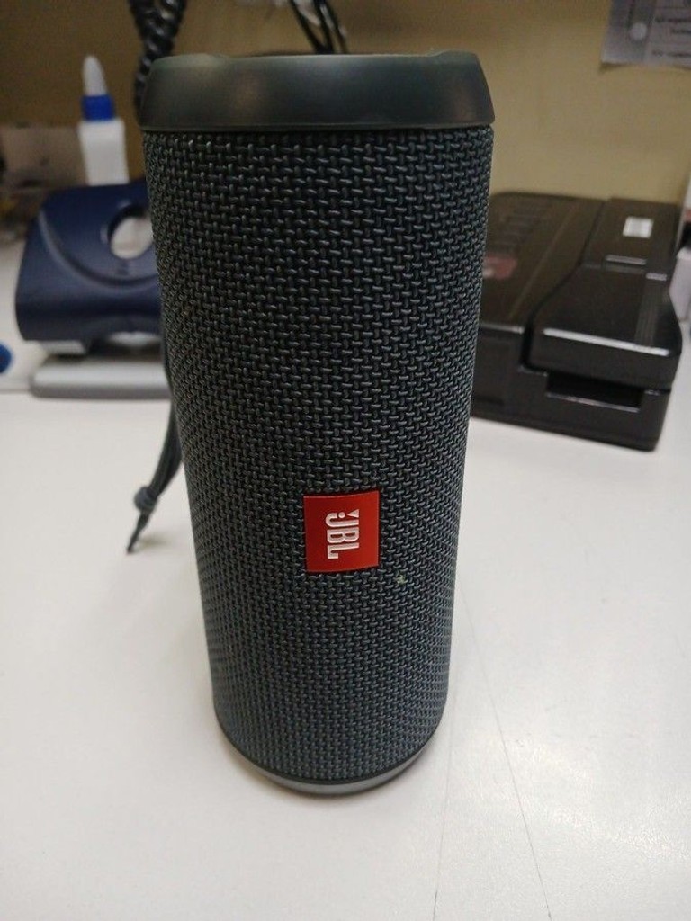 Купити Jbl flip essential Б/У