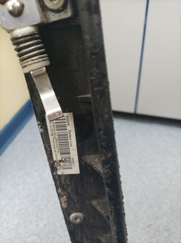 Розпродаж Razor Carbon Black, продавець Техноскарб
