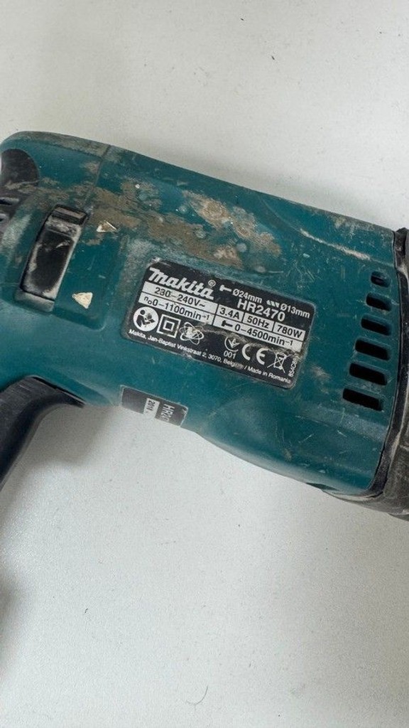 Дешево Makita HR2470 з ломбарду