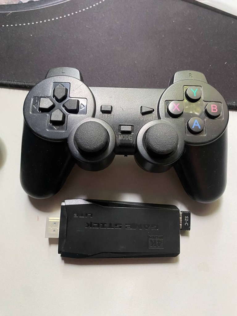 Дешиво Мини-приставка Game Stick Lite с ломбарда