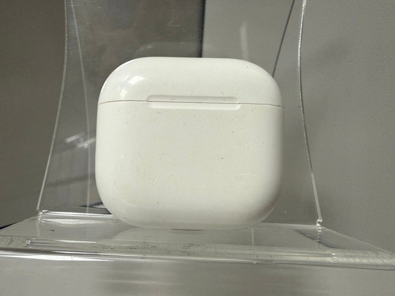 Купити Apple airpods 4 Б/У