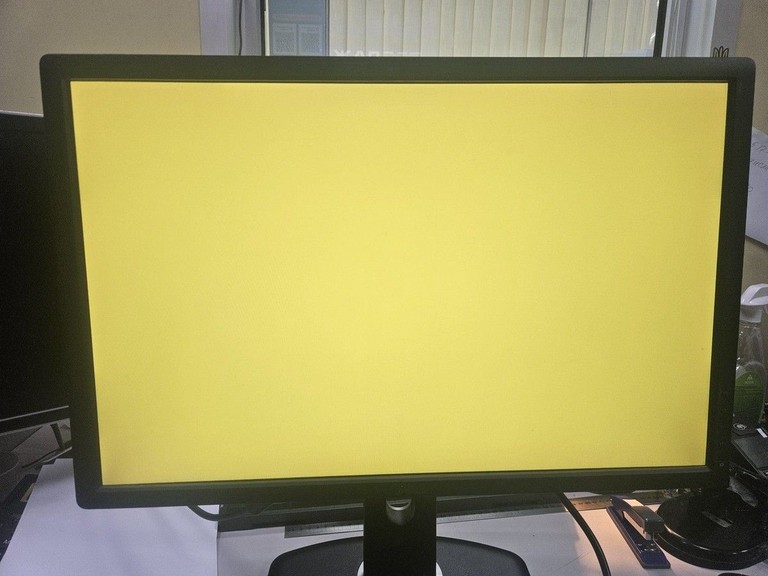 Дешиво Dell u2412m с ломбарда