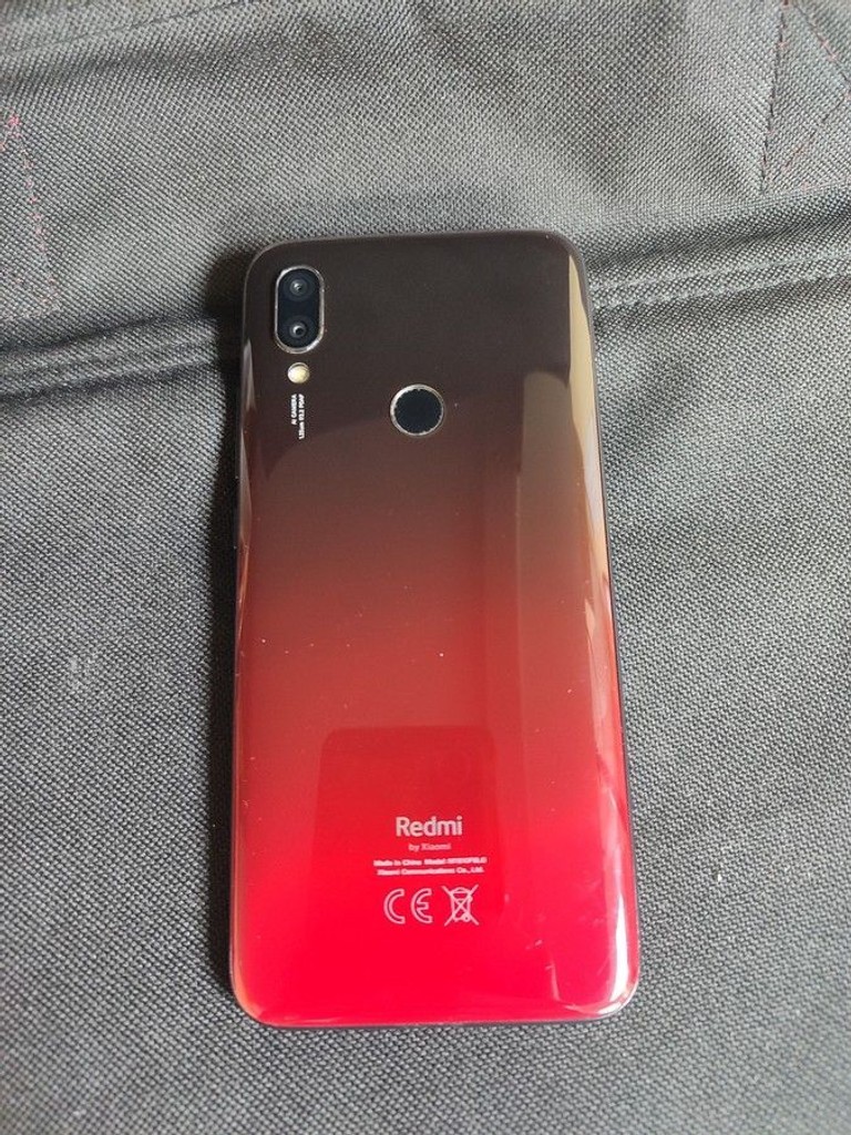 Дешиво Xiaomi Redmi 7 3/32GB Black с ломбарда