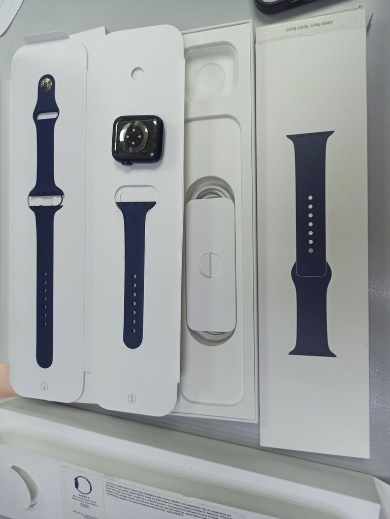 Дешиво Apple watch nike series 6 gps 40mm aluminum case с ломбарда