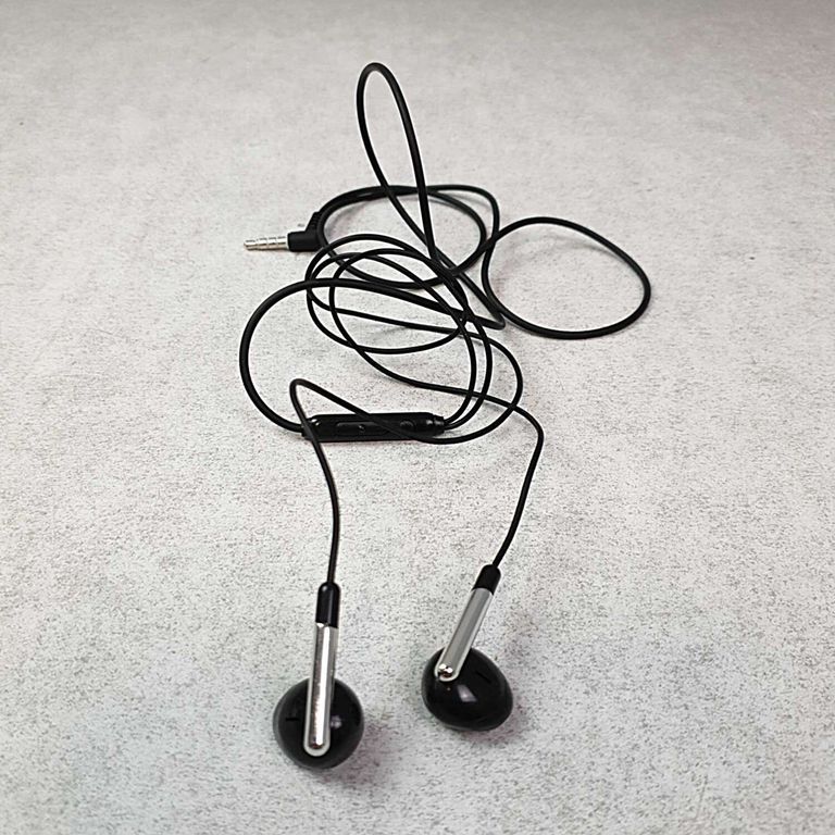 Объявление KitSound Entry Mini In-Ear Headphones with Mic Black (KSMINIBK) Б/У