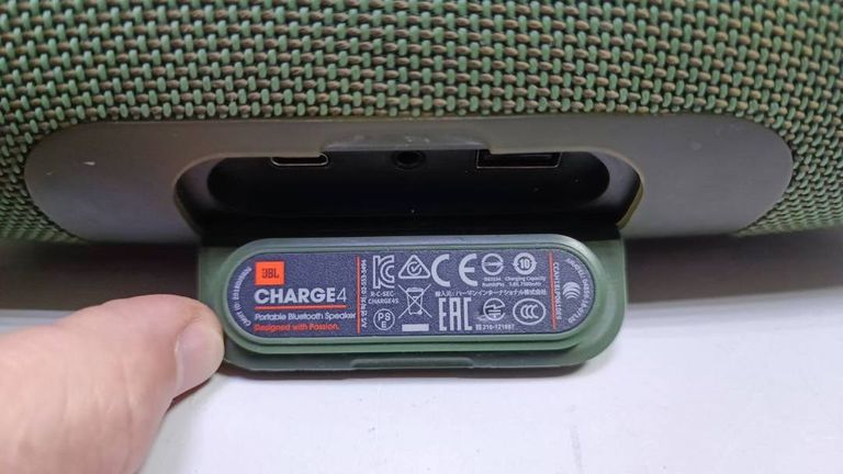 Объявление Jbl charge 4 Б/У