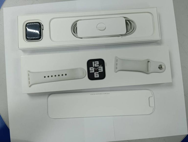 Apple watch se 2 gps 40mm aluminum case with sport