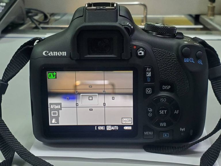 Canon EOS 2000D body