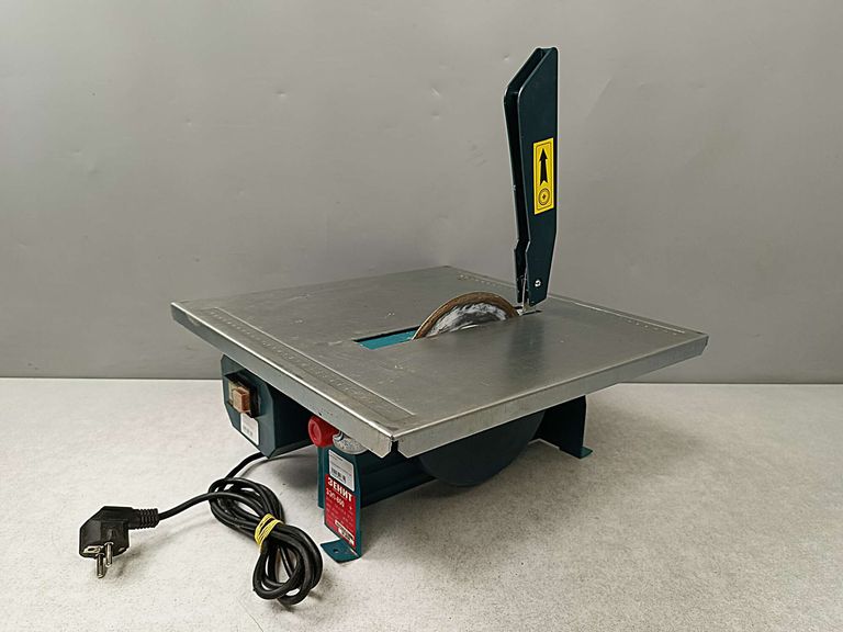 Дешиво Зенит зэп-800 с ломбарда