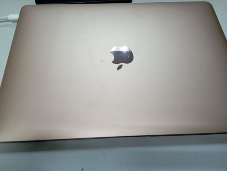 Дешево Apple MacBook Air 13'' Late 2020 з ломбарду